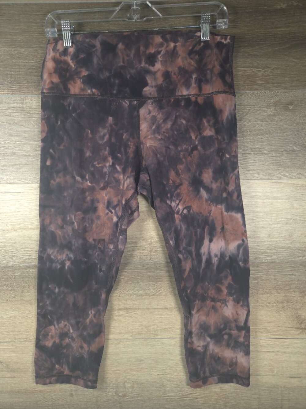 Lululemon Align Black Tie Dye Capri Leggings Women's Size 12‎ Athleisure Yoga